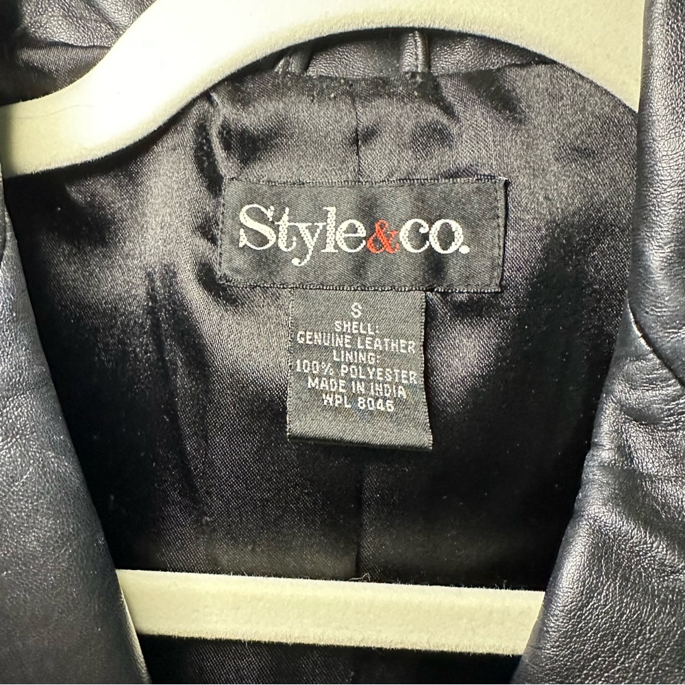 Vintage Black Genuine Leather Jacket - Picture 5 of 10